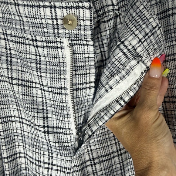 Hollister Gray Plaid Chinos - Picture 4 of 14